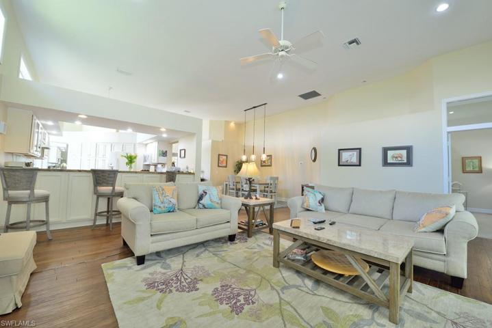 106  Cypress View  DR, Naples, FL 34113