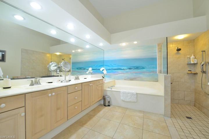 106  Cypress View  DR, Naples, FL 34113