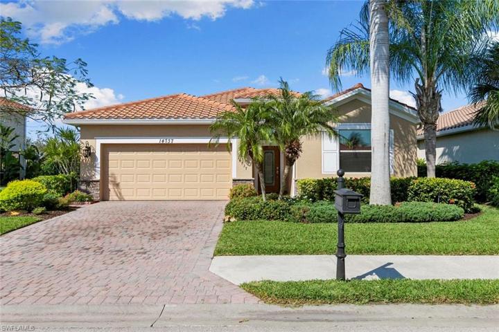 14737  Cranberry  CT, Naples, FL 34114