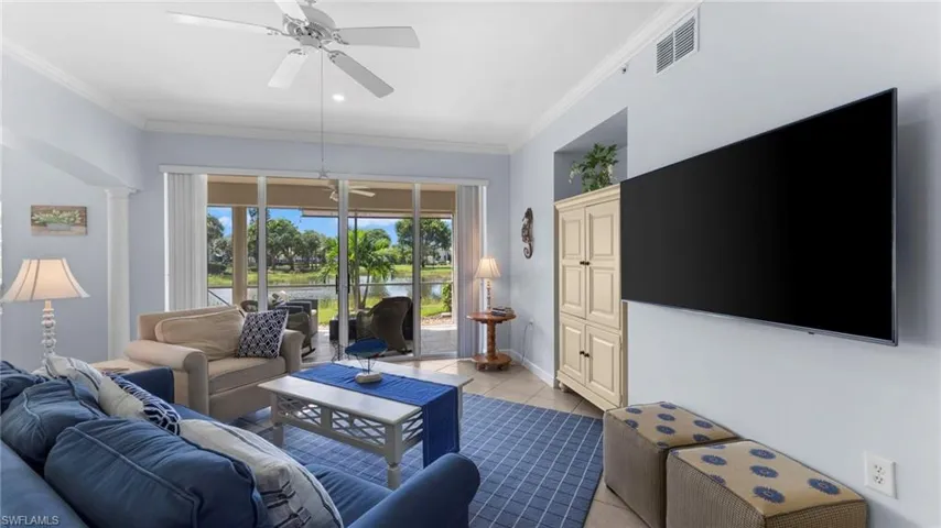 3275  Twilight  LN, Naples, FL 34109