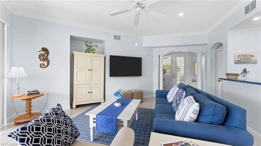 3275  Twilight  LN, Naples, FL 34109