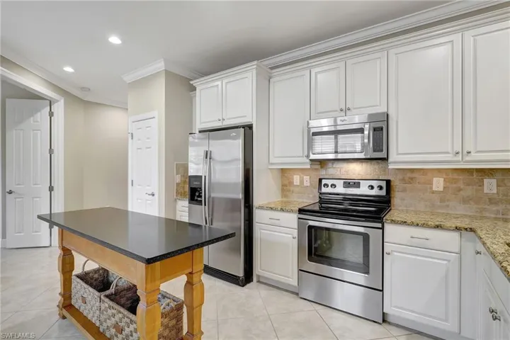 13382  Kent  ST, Naples, FL 34109