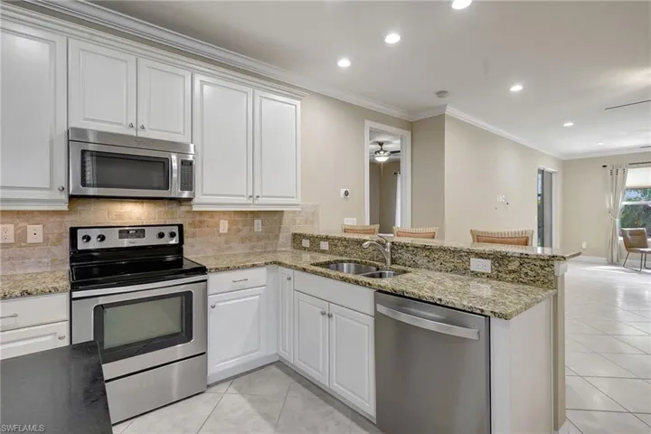 13382  Kent  ST, Naples, FL 34109
