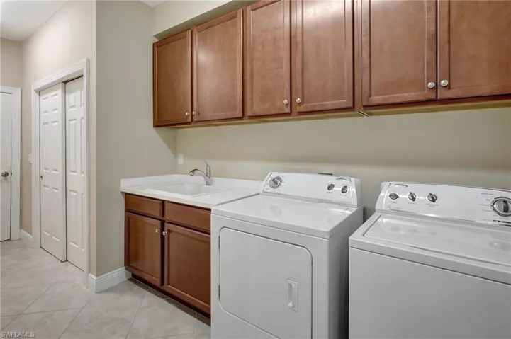 13382  Kent  ST, Naples, FL 34109