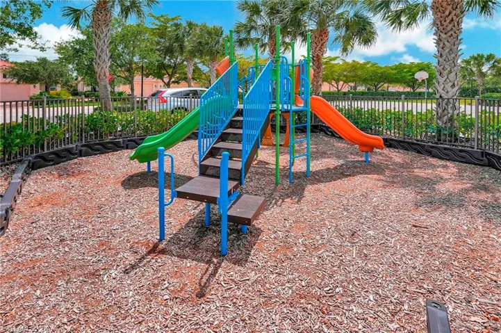 13382  Kent  ST, Naples, FL 34109