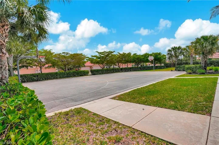 13382  Kent  ST, Naples, FL 34109