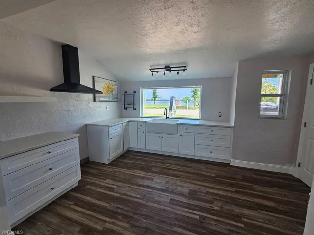 Spacious Kitchen