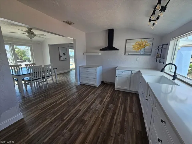 Spacious Kitchen