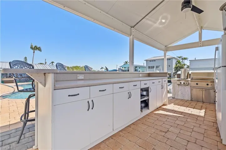 Outdoor kitchen