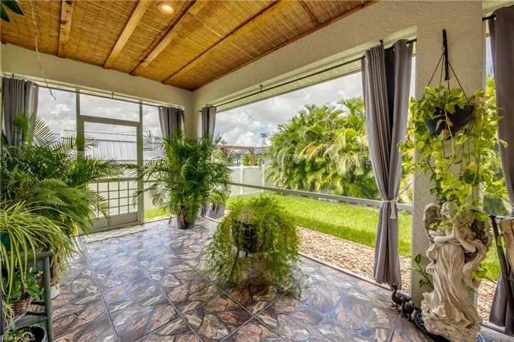 2804 Ne 3rd Ave, Cape Coral, Florida 33909