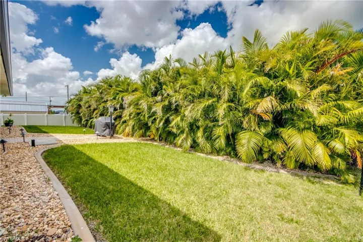2804 Ne 3rd Ave, Cape Coral, Florida 33909