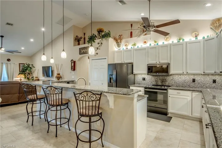 2804 Ne 3rd Ave, Cape Coral, Florida 33909