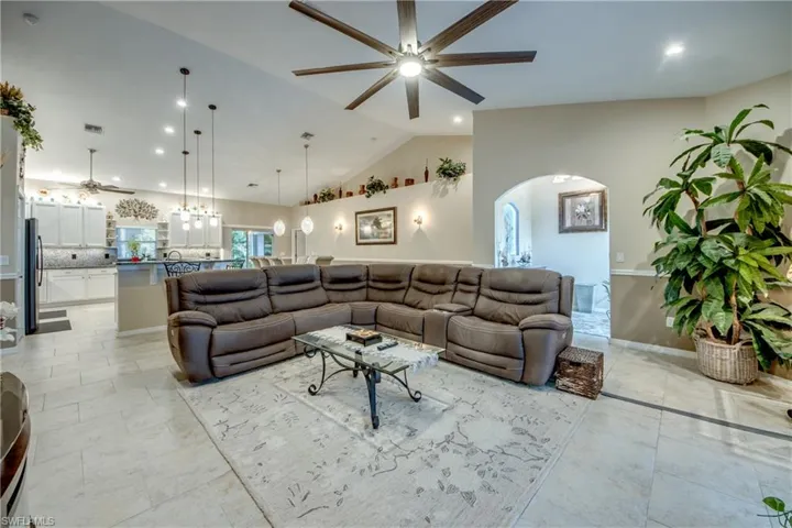2804 Ne 3rd Ave, Cape Coral, Florida 33909