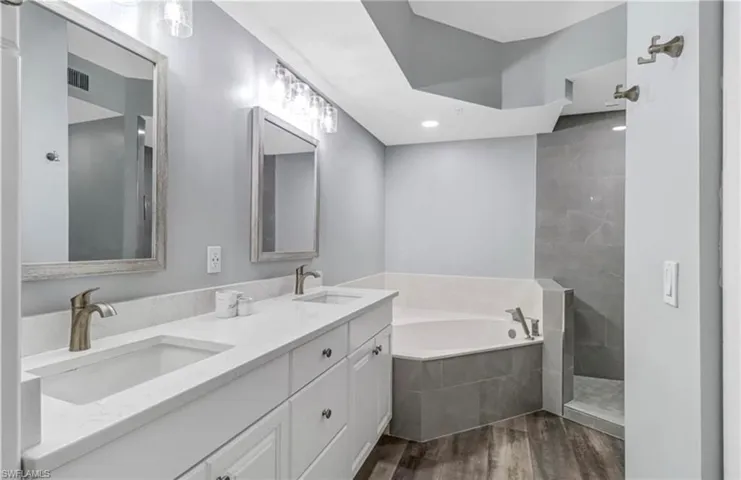 410 Bayfront Pl 2307, Naples, Florida 34102