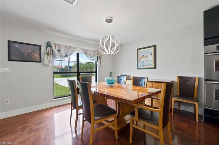 Alternate layout with dining in the front room.