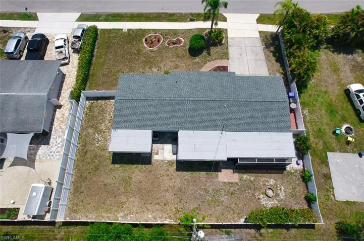 Aerial view of property and surrounding area