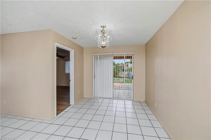 2622 Dining Area