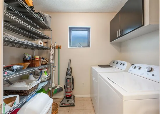 And, on left very well organized storage-equiped with so many things ready for your life.