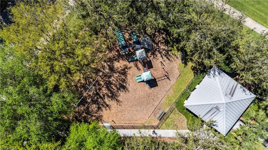 2077 Hamlin St, Naples, Florida 34120