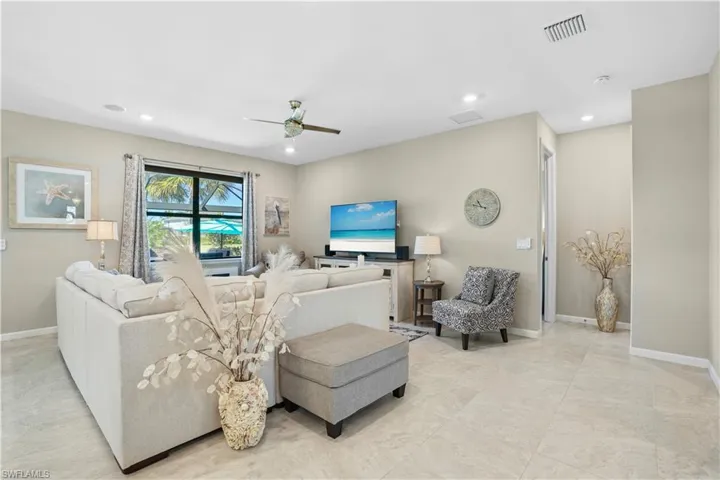 2077 Hamlin St, Naples, Florida 34120