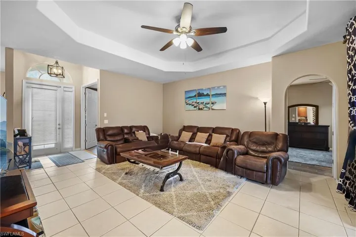 3924 Ruxton RD, NAPLES FL 34116
