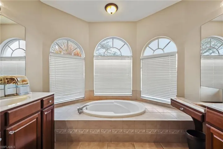 3924 Ruxton RD, NAPLES FL 34116