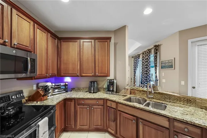 3924 Ruxton RD, NAPLES FL 34116