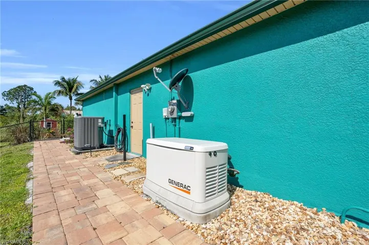1138  Mobley E ST, Lehigh Acres, FL 33974