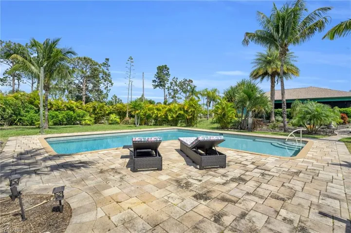 1138  Mobley E ST, Lehigh Acres, FL 33974