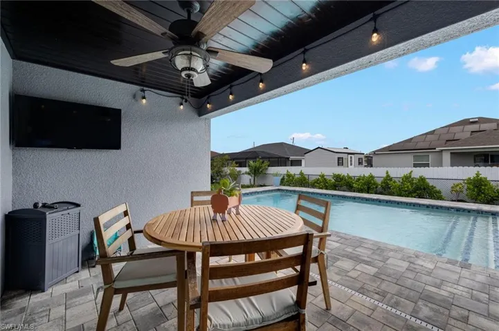 2426 Nw 20th Ave, Cape Coral, Florida 33993