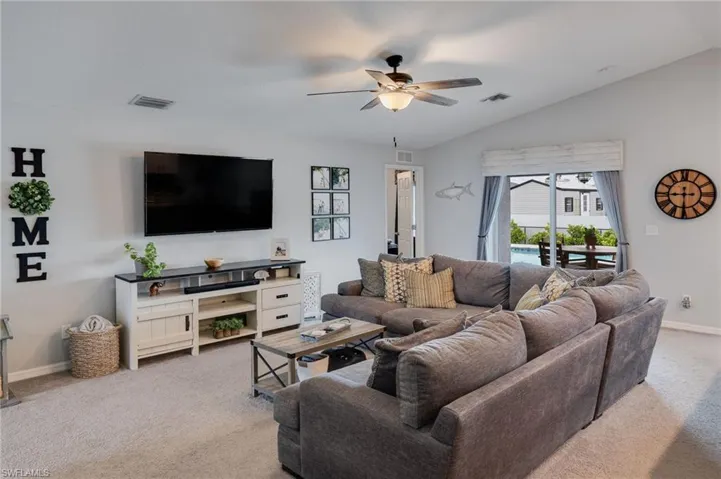 2426 Nw 20th Ave, Cape Coral, Florida 33993