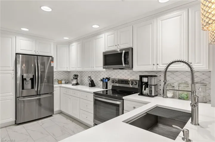 Los Of New Kitchen Cabinets