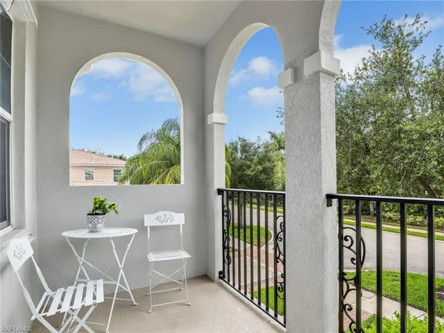 View Of Upstairs Balcony