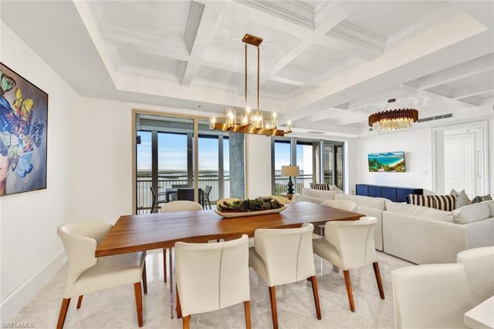 Breakfast, lunch and dinner - the Gulf will be your backdrop.