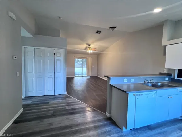 1809 Sw Santa Barbara Pl, Cape Coral, Florida 33991