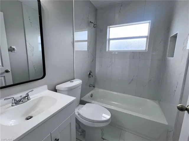 1809 Sw Santa Barbara Pl, Cape Coral, Florida 33991