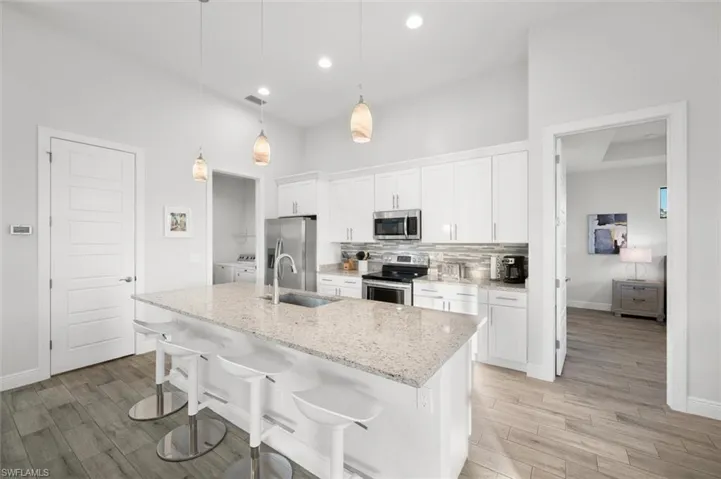 1040 Sw 1st St, Cape Coral Fl 33991