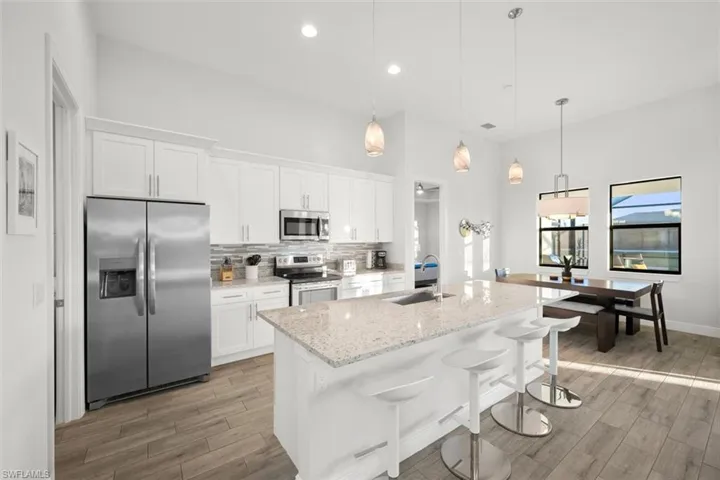 1040 Sw 1st St, Cape Coral Fl 33991