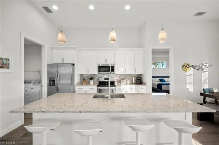 1040 Sw 1st St, Cape Coral Fl 33991