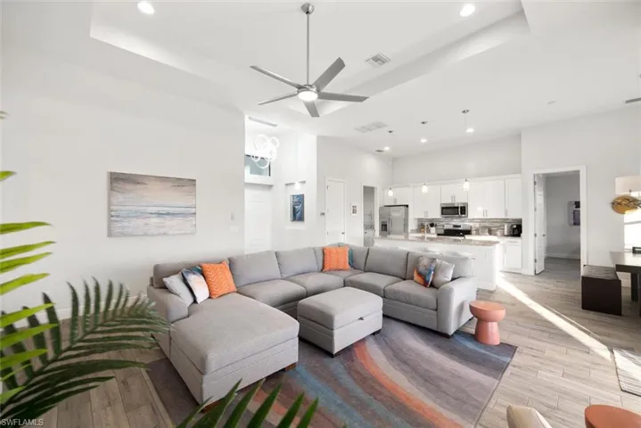1040 Sw 1st St, Cape Coral Fl 33991