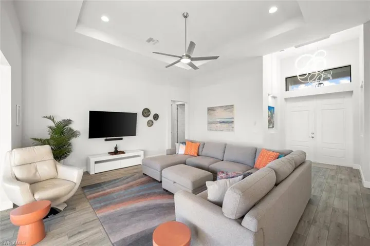 1040 Sw 1st St, Cape Coral Fl 33991