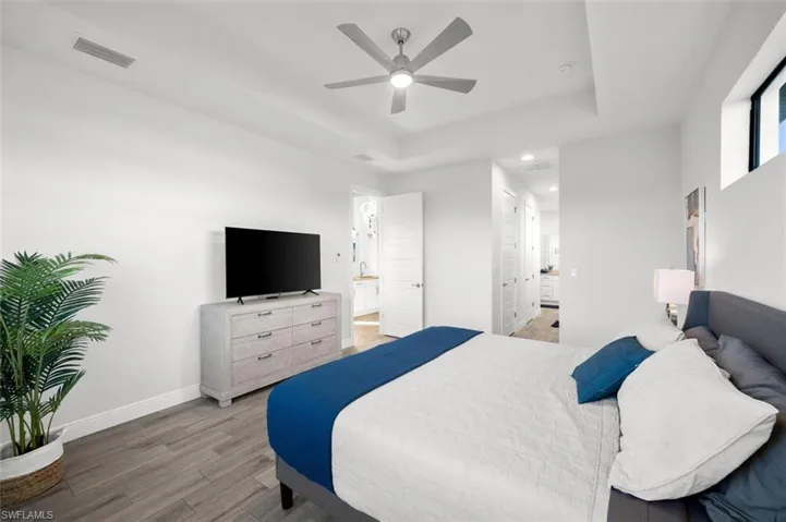 1040 Sw 1st St, Cape Coral Fl 33991