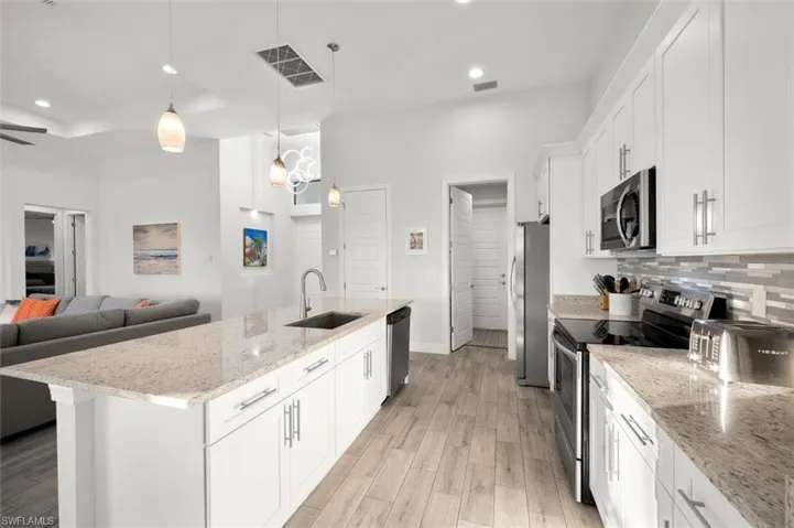 1040 Sw 1st St, Cape Coral Fl 33991