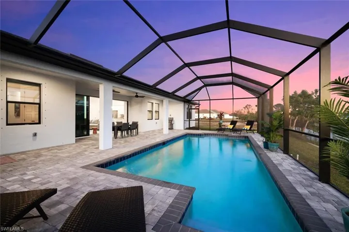 1040 Sw 1st St, Cape Coral Fl 33991
