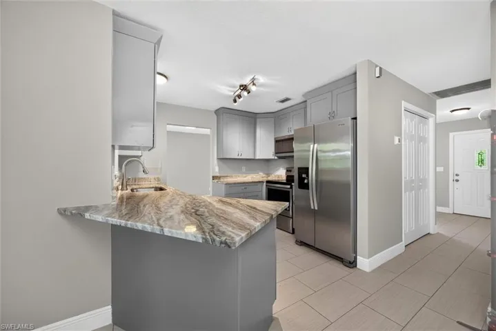 305 Se 27th Ter, Cape Coral, Florida 33904