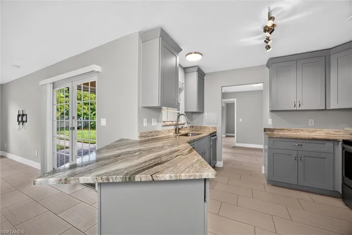 305 Se 27th Ter, Cape Coral, Florida 33904