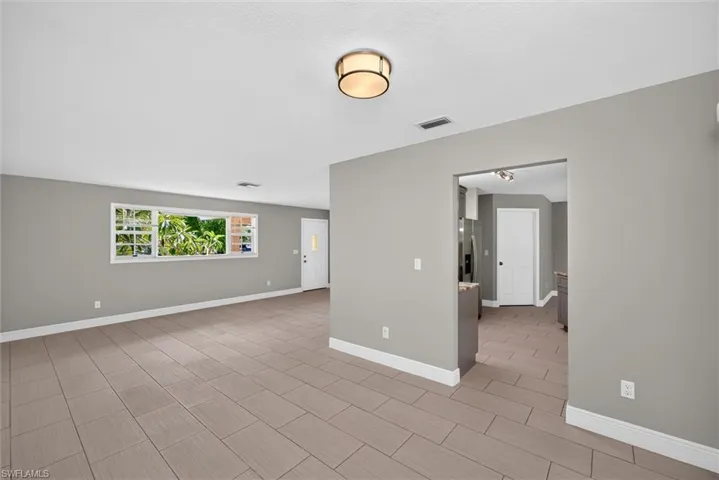305 Se 27th Ter, Cape Coral, Florida 33904