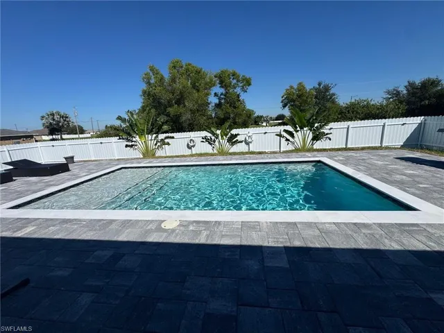 2715 7th St, Cape Coral, Florida 33993