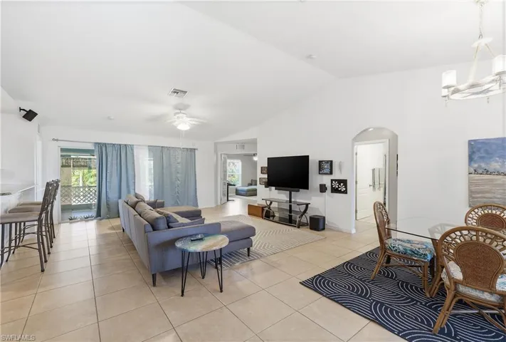 4301 NE 9th  PL, Cape Coral, FL 33909