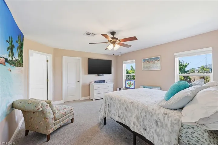 4301 NE 9th  PL, Cape Coral, FL 33909